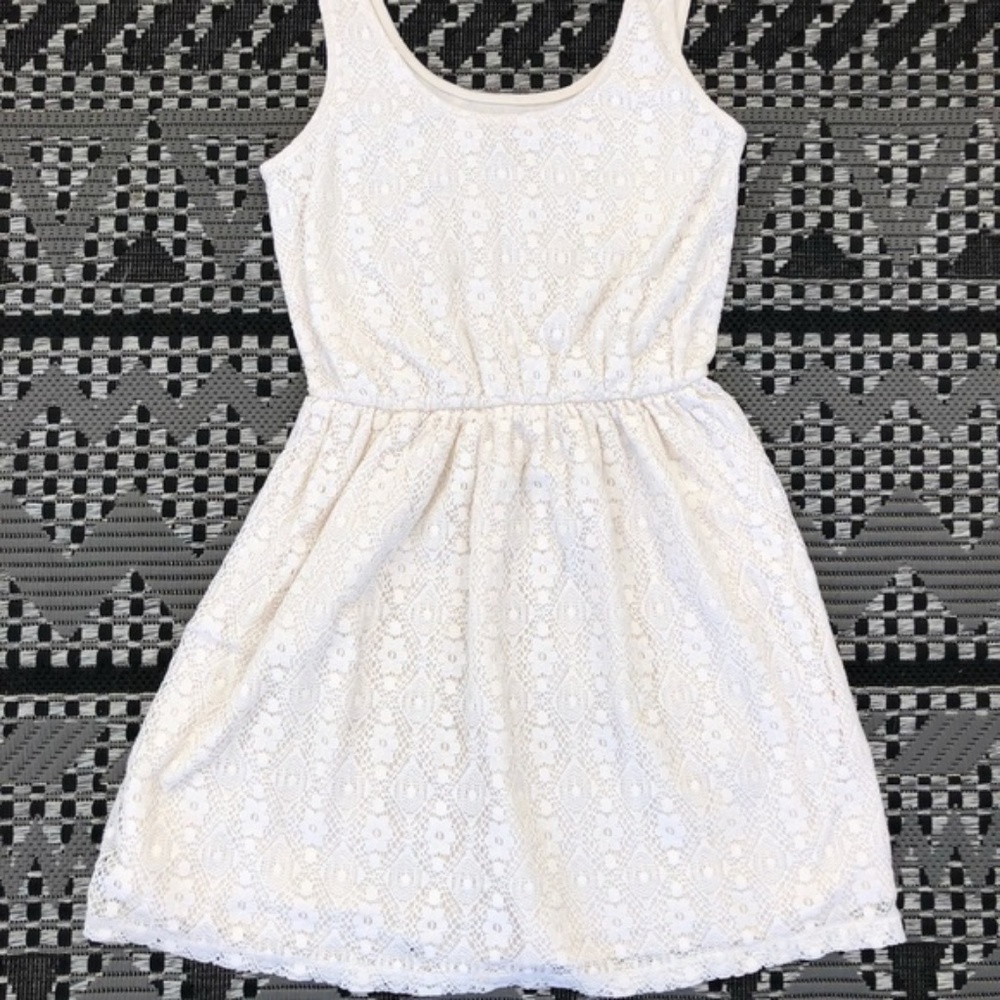 2-Piece Spring Lace Dress Bundle - Picture 2 of 4
